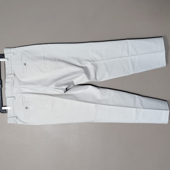 Dockers Classic Fit Khakis Size 34x29 - Picture 2 of 7